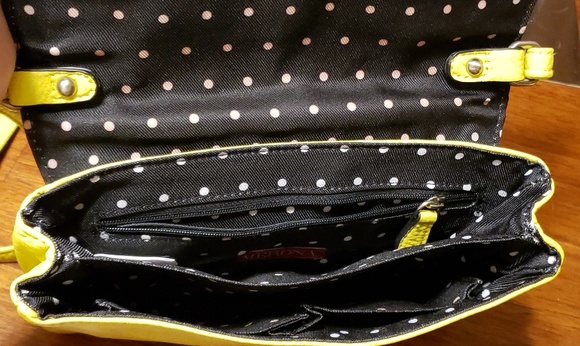 Gorgeously Simple Cross Body Purse - Picture 3 of 3